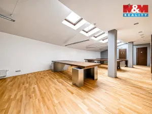 Pronájem kanceláře, Olomouc, Horní náměstí, 708 m2