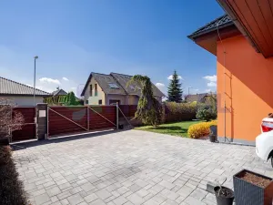 Prodej rodinného domu, Strančice, V Zátiší, 202 m2