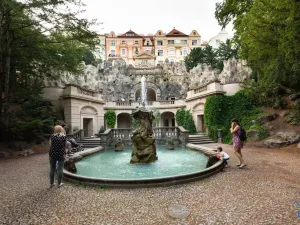 Pronájem bytu 3+1, Praha - Vinohrady, U Havlíčkových sadů, 100 m2