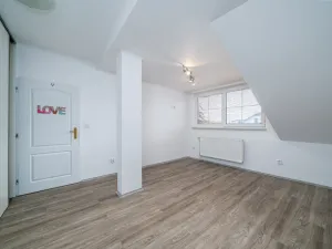 Prodej bytu 3+1, Olomouc, Chválkovická, 92 m2