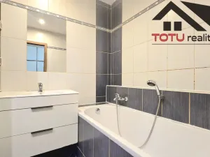 Prodej bytu 4+1, Jaroměř, Na Zavadilce, 66 m2
