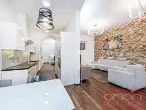 Prodej bytu 2+1, Praha - Staré Město, Křižovnická, 71 m2