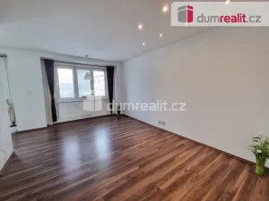 Pronájem bytu 2+1, Kralupy nad Vltavou - Lobeček, nám. Mládežníků, 54 m2
