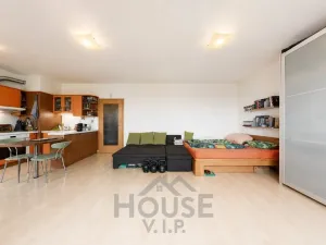 Prodej bytu 1+kk, Praha - Stodůlky, Na Výrovně, 37 m2