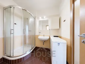 Prodej bytu 1+kk, Praha - Stodůlky, Na Výrovně, 37 m2
