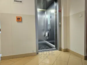 Prodej bytu 1+kk, Praha - Stodůlky, Na Výrovně, 37 m2
