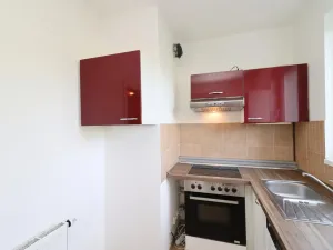 Pronájem bytu 2+kk, Praha - Hloubětín, Nademlejnská, 41 m2
