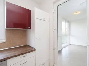 Pronájem bytu 2+kk, Praha - Hloubětín, Nademlejnská, 41 m2