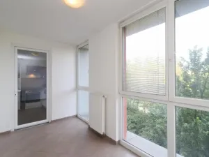 Pronájem bytu 2+kk, Praha - Hloubětín, Nademlejnská, 41 m2