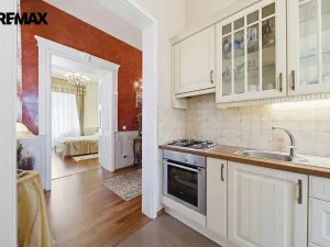 Prodej bytu 2+1, Karlovy Vary, Libušina, 66 m2