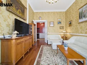 Prodej bytu 2+1, Karlovy Vary, Libušina, 66 m2