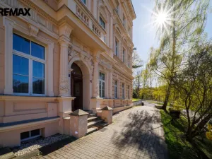 Prodej bytu 2+1, Karlovy Vary, Libušina, 66 m2