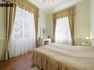 Prodej bytu 2+1, Karlovy Vary, Libušina, 66 m2