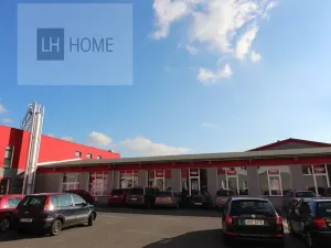 Pronájem obchodního prostoru, Mariánské Lázně, 475 m2