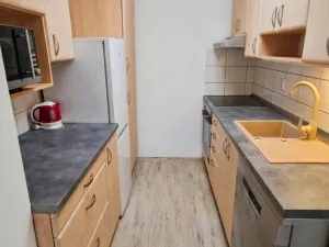 Pronájem bytu 2+kk, Praha, Cuřínova, 41 m2