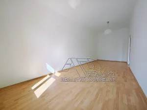 Pronájem bytu 2+1, České Budějovice, 72 m2