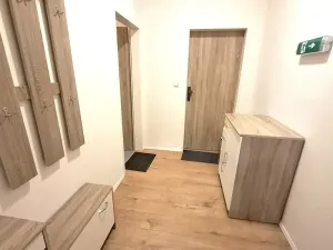 Pronájem bytu 1+kk, Praha - Vysočany, Vysočanské náměstí, 35 m2