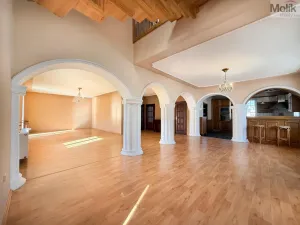 Pronájem atypického bytu, Chomutov, Zborovská, 256 m2