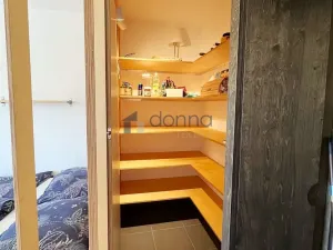 Pronájem bytu 1+kk, Praha, U jízdárny, 41 m2