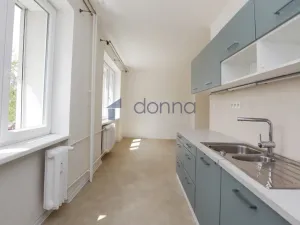 Pronájem bytu 1+kk, Praha, Hartigova, 36 m2