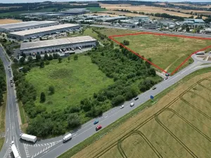 Pronájem komerčního pozemku, Praha, 800 m2