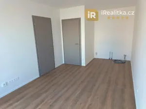 Pronájem bytu 2+kk, Praha - Černý Most, Arnošta Valenty, 38 m2