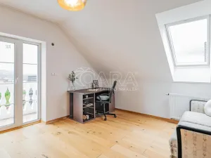 Prodej rodinného domu, Králův Dvůr, Nad Máchovnou, 228 m2