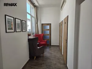 Prodej obchodního prostoru, Dvůr Králové nad Labem, Dobrovského, 540 m2