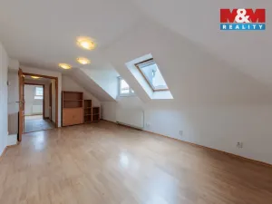 Prodej bytu 1+1, Karlovy Vary, K. Čapka, 36 m2