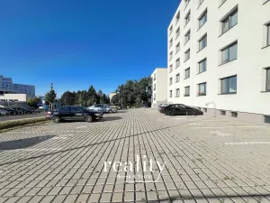 Pronájem garážového stání, Znojmo, MUDr. Jana Janského, 13 m2