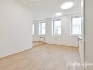 Pronájem bytu 1+kk, Brno - Královo Pole, Poděbradova, 45 m2