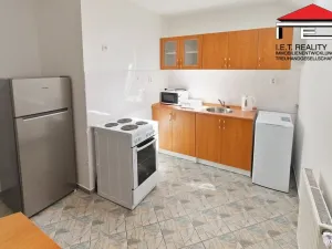 Pronájem bytu 2+1, Praha - Kbely, Svijanská, 40 m2