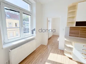 Pronájem bytu 3+1, Praha, Na Neklance, 79 m2
