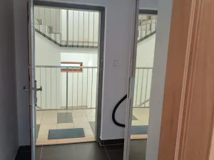 Pronájem bytu 1+kk, Hluboká nad Vltavou, 39 m2