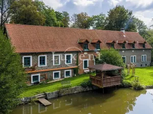 Prodej komerční nemovitosti, Stříbrná Skalice, 1700 m2