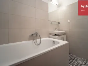 Pronájem bytu 2+kk, Opava, Jaselská, 49 m2