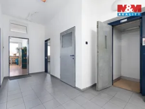 Prodej kanceláře, Bruntál, nám. Míru, 720 m2