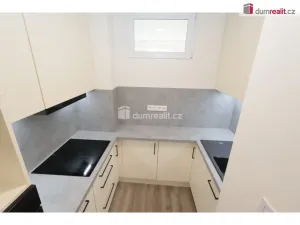 Pronájem bytu 2+1, Praha - Modřany, Pejevové, 49 m2