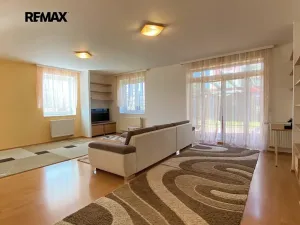 Pronájem bytu 3+kk, Vestec, Ve Stromkách, 110 m2