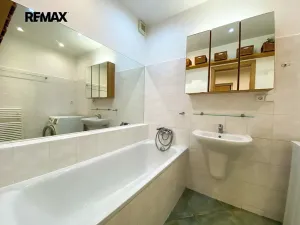 Pronájem bytu 3+kk, Vestec, Ve Stromkách, 110 m2