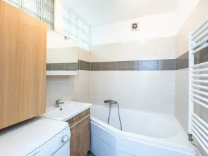 Pronájem bytu 2+1, Praha - Hloubětín, Na obrátce, 55 m2