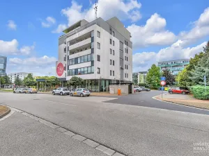 Pronájem bytu 2+kk, Hradec Králové, Ve Stromovce, 66 m2