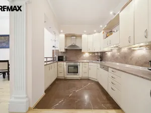 Prodej bytu 3+kk, Karlovy Vary, Moravská, 89 m2