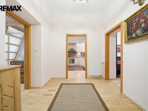 Prodej bytu 3+kk, Karlovy Vary, Moravská, 89 m2