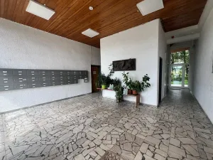 Pronájem bytu 2+kk, Praha - Kobylisy, Kyselova, 44 m2