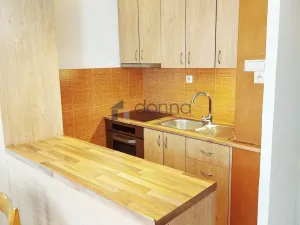Pronájem bytu 2+kk, Praha, Urbánkova, 45 m2