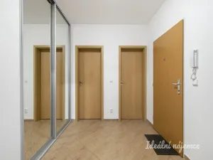 Pronájem bytu 2+kk, Praha - Modřany, Vorařská, 69 m2