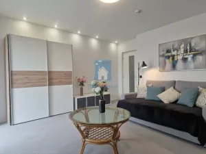 Pronájem bytu 2+kk, Praha, Španielova, 60 m2