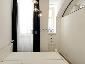 Pronájem bytu 2+kk, Praha, Rašínovo nábřeží, 47 m2