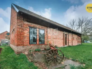 Prodej rodinného domu, Kunětice, 500 m2